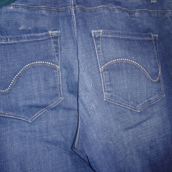 Leė Platinum Label Curve Fitting Boot Cut Jeans - Picture 2 of 2